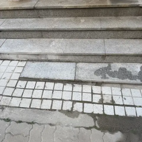 분당 돌계단보수 디딤판 균열 보수 시공 후